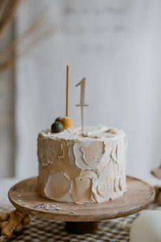 1 Year Smash Cake Boy, Simple 1st Birthday Cake, Rustic Baby Birthday, Woodland Birthday Theme, First Birthday Cake Ideas, Cake Bday, Baby First Birthday Cake, Baby Birthday Decorations, Smash Cake Boy