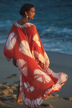 In a super soft fabric and tie dye pattern this oversized maxi kimono features statement cutout detailing under the arms. Flowy Long Cover-up For Vacation, Long Flowy Cover-up For Vacation, Vacation Beach Cover-up Kimono With Kimono Sleeves, Beachy Cover-up With Kimono Sleeves For Festivals, Flowy Unlined Cover-up For Vacation, Oversized Long Cover-up For Vacation, Oversized Maxi Cover-up For Beach Season, Unlined Beach Kaftan, Beachwear Unlined Kaftan For Beach