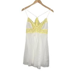 Victoria Secret Women’s Baby Doll Nightgown White Yellow Sleeveless Sz Medium *Please Review Photos Prior To Purchase! Measurements: Busts: 30'' Sleeve Length: 56'' Length: 32'' **Measurements Are Approximate Keywords: Babydoll, Sleeveless, White * Note Items From My Store Our Sourced From Various Locations And Most Types Are Sold In The Following Conditions: New, New Without Tags, Liquidation Preowned And Vintage. Items Are Looked Over And We Try To Note Any Flaws. Sometime They May Be Missed P White V-neck Slip Dress For Bedtime, Summer Sleeveless Nightgown With Lace Trim, Sleeveless Lace Trim Nightgown For Summer, Sleeveless Summer Nightgown With Lace Trim, Summer Bedtime Camisole With Spaghetti Straps, White Cami Slip Dress With Delicate Straps, Summer Bedtime Cami Dress, Summer Lace Slip Dress For Loungewear, Sleeveless Lace Trim Sleepwear For Summer