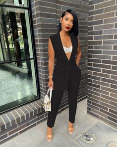 Sleeveless Blazer Outfit Work, Sleeveless Blazer Outfit Summer, Blazer Outfit Summer, Sleeveless Blazer Outfit, Black Pant Suit, Cut Blazer, Summer Blazer, Costume Noir, Sleeveless Blazer