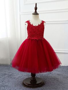 Sleeveless Tulle Princess Dress For Summer, Sleeveless Summer Tulle Princess Dress, Sleeveless Tulle Tutu Dress For Summer, Sleeveless Princess Dress With Lace Bodice For Party, Sleeveless Lace Dresses For Dress-up, Sleeveless Lace Dress For Dress-up Occasions, Spring Sleeveless Tulle Tutu Dress, Sleeveless Summer Wedding Tutu Dress, Sleeveless Tulle Princess Dress With Lace Bodice