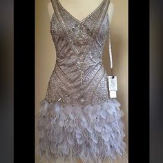 Grey Sue Wong's Great Gatsby Art Deco Beaded Ostrich Feather Flapper Dress Size 2 Never Been Worn Roxie Hart, Style Année 20, Twenties Style, Flapper Dresses, Gatsby Art, Great Gatsby Fashion, Gatsby Dress, Sue Wong, Dress Alterations