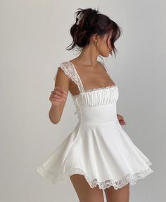 White dresses⎜Graduation dresses⎜Wedding dresses⎜House of CB Elegant Dresses Short, High Fashion Outfits, Mini Cami Dress, Flirty Dresses, New Years Eve Outfits, Bustier Dress, House Of Cb, White Dress Summer, Lace Mini Dress