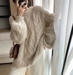 Oversized Cable Knit Sweater, Outfit Converse, Knit Sweater Outfit, Skandinavian Fashion, Pull Oversize, Oversized Pullover, Sweaters Online, Mode Inspo, Looks Chic