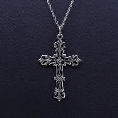 18" 1mm, Vintage sterling silver circle link chain with filigree cross pendant, necklace, stamped 925 Antique Silver Cross Necklace In Sterling Silver, Antique Silver Sterling Silver Cross Necklace, Antique Silver Sterling Silver Cross Pendant Necklace, Nickel-free Sterling Silver Cross Pendant, Nickel-free Antique Silver Cross Pendant Jewelry, Antique Silver Nickel-free Cross Pendant Jewelry, Vintage Sterling Silver Crucifix Jewelry, Vintage Sterling Silver Cross Pendant Necklace, Sterling Silver Crucifix With Silver Chain