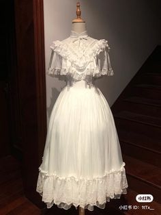 Vampire Core Dress, Night Gown Aesthetic, White Frilly Dress, White Gothic Dress, Princess Style White Victorian Dress With Ruffles, White Victorian Dresses With Ruffles, Victorian Style Ruffled Vintage White Dress, White Victorian Ruffled Dress, White Dress Aesthetic