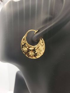 If you have no piercing and would like to wear classic Nattiyan Earrings for fun and occasions or every day, we made this for you! They are 24k gold filled on real silver, color and shine is guaranteed for every day normal wearing for one year with daily normal use. Gift it to your self of your loved ones! P.S; pre order takes 5-6 weeks to process shipping Gold Hoop Cartilage Earrings For Anniversary, Traditional Small Hoop Huggie Earrings For Gifts, Traditional Small Huggie Earrings As A Gift, Gold Traditional Huggie Earrings For Gift, Gold Traditional Huggie Earrings As Gift, Traditional Gold Huggie Earrings For Gift, Gold-plated Cartilage Earrings For Wedding, Gold Teardrop Cartilage Earrings, Gold Huggie Pierced Earrings