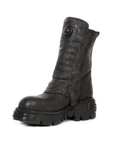 Expertly designed, the New Rock Black leather boot M-373X-S25 is a must-have for any style-savvy individual. Made with high-quality materials, this boot combines durability with sophistication. With its sleek design and comfortable fit, it will elevate any outfit while providing maximum support for your feet. Gothic Leather High-top Mid-calf Boots, Alternative High-top Leather Moto Boots, Alternative Leather Boots With Round Toe, Gothic High-top Leather Mid-calf Boots, Alternative Style Leather Boots With Round Toe, Gothic High Ankle Leather Heeled Boots, Alternative Style Black Leather Heeled Boots, Gothic High Ankle Heeled Leather Boots, Black Leather Alternative Style Boots