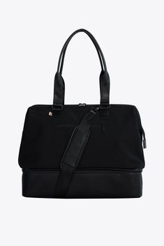 BÉIS 'The Weekender' in Black - Black Travel Bag & Overnight Bags Black Travel Bag, Glossier Bag, Weekend Duffle Bag, Perfect Travel Bag, Work Accessories, Luggage Covers, Accessories Packing, Overnight Bags, Black Travel