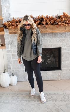 Thanksgiving Outfits Women Leggings, Leggings Thanksgiving Outfit, Christian Women Outfits, Thanksgiving Comfy Outfit Women, Cute And Comfy Thanksgiving Outfits, Fall Outfits For Petite Women, Alternative Fall Fashion, Women’s Thanksgiving Day Outfit, Skirts Ideas