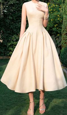 Formal Gown Wedding Guest, Modest Corset Dress, Midi Prom Dress, Summer Tan, Corset Midi Dress, Best Summer Dresses, Corset Style Tops, Corset Style, Fun Summer