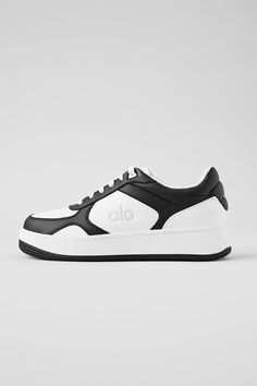 Alo x 01 Classic - Natural White/Gum | Alo Yoga Alo Shoes, Expensive Things, Yoga Shoes, Modern Streetwear, Street Shoes, Ballet Pink, Pressure Points, New Sneakers, Classic Shoes