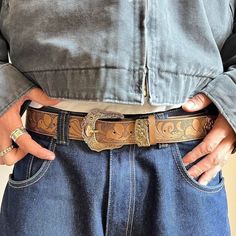 Vintage Style Brown American Western Floral Gold Boho Belt These Belts Are Unisex :)! Beautiful Design One Size Fits Most 1 W X 44l Brand New Womens Belts Fashion, Cowgirl Belts, Nyc Fits, Modern Cowgirl, Boho Belt, American Western, Boho Belts, Western Chic, Boho Accessories