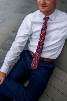 We pride ourselves in offering our customers some of the best skinny ties money can buy. Each DAZI tie is handmade from high quality imported fabrics. Features: Approx. 2.5" wide at the tip Approx. 58" in length 100% Cotton Double Windsor, Boys Ties, Cool Ties, Tall Guys, Fabric Swatches, Floral Tie, Cool Designs, Money, High Quality