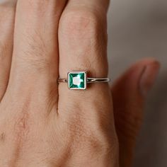 This is a gorgeous handmade creation. Its beauty is its simplicity & Elegance. The 6*6mm lab emerald is crafted in solid sterling silver and with rhodium plated. All item is sent in a beautiful gift box You can realize more lovely stuff clicking the link https://www.etsy.com/shop/knightjewelry?refshopsection_shophome_leftnav Please leave the correct address and you phone number for delivering successfully. Princess Cut Ring, Ring Princess Cut, Smaragd Ring, May Birthstone Rings, Emerald Gem, Hessonite Garnet, Princess Cut Rings, May Birthstone, Gold Plated Rings