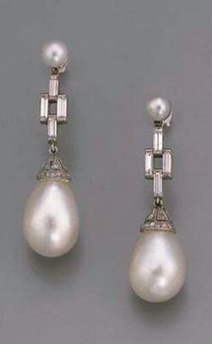 Gaun Abad Pertengahan, Bijoux Art Deco, Bijoux Art Nouveau, Single Pearl, Earrings Art, Pearl And Diamond Earrings, Cz Jewelry, Art Deco Earrings, Deco Jewelry