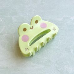 Frog Hair Clip, Cute Hair Claws, Cute Aesthetic Things To Buy, Cute Hair Accessories Aesthetic, Cute Frog Stuff, Random Things To Buy, Cute Hairclips, Frog Accessories, Cute Claw Clips