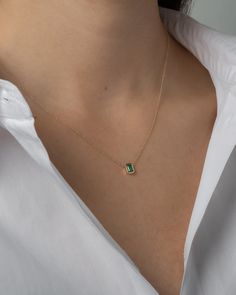 Emerald Cut Emerald Necklace - Zoe Lev Jewelry Minimalist Necklace Gold Minimal Classic, Emerald Cut Emerald Necklace, Green Emerald Pendant Necklace, Emerald Chain, Emerald Pendant Necklace, Jewelry Necklace Simple, Emerald Necklace Pendant, Fancy Jewelry Necklace, Custom Jewelry Box