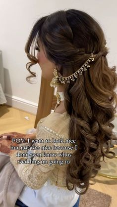 Simple Reception Hairstyles, Jewelry For Mehndi Function, Tamil Wedding Guest Hairstyle, Sahara Hairstyle, Hairstyle For Indian Outfit, Gaye Holud Hairstyles, Hairstyles For Barat Function, Hairstyle On Gharara, Hairstyle On Saree Wedding