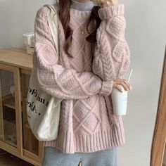 Barista Fits, Mode Ulzzang, Batwing Sweater, Twist Pattern, Yeah Yeah, Pullover Outfit, Thick Sweaters, Teenager Outfits, Vintage Streetwear