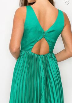 Gorgeous gown for any formal event. Features cut outs and an open back. Cocktail Dress Formal, Summer Bikinis, Gorgeous Gowns, Romper Pants, Outerwear Sweater, Kelly Green, Cut Outs, Denim Pants, Formal Event