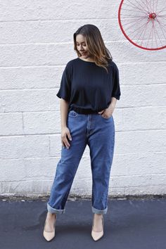 These Mom Jeans are simply designed, suitable for daily wearing with different outfits, like T-shirts, sweaters, hoodies, blazers, etc., to give you a relaxed feeling! High waisted Mom jeans fit Stretch denim With 5 pockets FABRICS: 98% Cotton, 2% Spandex Wendy is 5'2", 36D Bra size, hourglass shape, measurements 36-28-39,... Petite Mom Jeans, Trendy Petite Clothing, Stylish Petite Woman, Best Petite Jeans, Petite Clothing Stores, Petite Dressing, Petite Coats, Petite Height, Mom Jean Fits