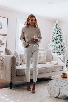 holiday party outfit 7 Casual New Years Eve Outfits Jeans, Casual New Years Outfit, Navidad Outfit, Holiday Party Outfit Casual, Christmas Outfits For Women, Christmas Party Outfit Work, Holiday Party Outfit Christmas, Christmas Eve Outfit, Holiday Party Outfits