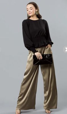 Chic Satin Wide Leg Pants With Elastic Waistband, Casual Satin Wide Leg Pants For Work, Casual Evening Wide Leg Pants, Casual Evening Wide Leg Ankle-length Pants, Wide Leg Satin Pants Outfit, Satin Pants Outfit Classy, Satin Pants Outfit Casual, Satin Pants Outfit, Silky Pants