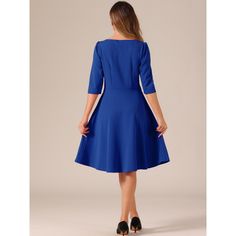 This formal dress, with its unique and sophisticated a-line hem style, adds to your selection for the next season with its timeless classic design. This vintage style features a lovely boat neckline, a fitted silhouette, and flared semi-swing skirts that tighten and accentuate curves, making it a figure-flattering piece. The breathable and well-made cloth that elongates your legs and draws attention to your waist. An urban trendy exquisite business lady style can be created by pairing it with hi Dresses Royal Blue, Business Lady, Lady Style, Dresses Royal, Mini Skater Dress, Royal Blue Dresses, Office Dresses, Hem Style, Boat Neckline