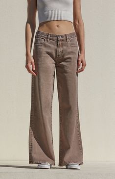 Keep things casual and on-trend this season with the Brown Low Rise Extreme Baggy Jeans from PacSun. Offered with a subtle flare and a slouchy baggy fit, these classic low-rise jeans take your next look to a whole new level. Big Pants Small Shirt, Baggy Flare Jeans, Barista Outfits, Big Pants, Rose Jeans, Jeans Pacsun, Beige Jeans, Brown Jeans, Brown Pants