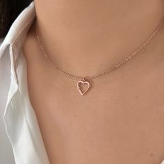 Collar Corazón con Zirconia de plata .925 rodizada, con cadena de 40+5cm, dije de 1 x 1 cm Gift Sterling Silver Heart Necklace, Tarnish Resistant, Gift Sterling Silver Heart Necklace Tarnish Resistant, Rose Gold Heart Necklace With Cubic Zirconia, Dainty Rose Gold Jewelry With Heart Charm, Rose Gold Cubic Zirconia Heart Necklace, Rose Gold Heart Cut Cubic Zirconia Necklace, Rose Gold Charm Necklace With Heart Pendant, Rose Gold Heart Pendant Charm Necklace With Delicate Chain, Pendant Cubic Zirconia Rose Gold Necklace