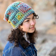 Cape Au Crochet, Slouchy Hat Crochet Pattern, Crochet Slouchy Beanie, American Crochet, Beanie Hat Pattern, Crochet Beanies, Fun Hat, Crochet Cape, Crochet Terms