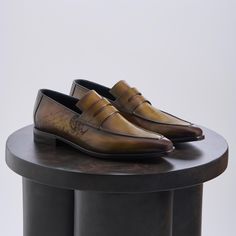 Buckle Shoes, Gym Shoes, Private Event, Leather Care, Leather Loafers, Men's Shoes, Loafers, Buckle, Gym