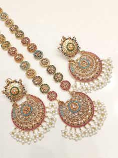 Beautiful set with Necklace Earrings. Bridal Jewelry Sets Brides, Liquid Glitter Eyeshadow, Fancy Jewellery Designs, Pakistani Jewelry, Glitter Eyeshadow, Fancy Jewellery, Mom Jewelry, Gold Threads, Bridal Jewelry Sets