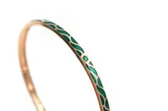 Delicate green Emerald stocking bengel bracelet. FREE EXPRESS SHIPPING! Your new jewelry direct to your door! Expertly created in our studio, this beautiful, Great wave Emerald gold bangle is an heirloom piece that represents hours of skilled craftsmanship. It is sure to be passed down from generation to generation. The piece boasts an irresistible combination of color, pattern, shape, and natural stone. It's an elegant and classic look with an ethnic spirit. Make it the perfect gift by personal Green Luxury Bangle Jewelry, Green Bangle Bracelets For Wedding, Formal Green Emerald Bracelets, Green Emerald Bracelets For Formal Events, Green Emerald Bracelets For Formal Occasions, Green Bangle For Formal Occasions, Fine Jewelry Style, Formal Green Bangle Bracelets, Green Bangle Bracelet For Formal Occasions, Green Bangle Bracelets For Formal Occasions