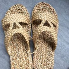 Sandals water hyacinth unisex sandals kids sandals holiday | Etsy Casual Handmade T-strap Sandals For Beach, Handmade Natural Sandals For Festivals, Traditional Handmade Summer Sandals, Spring Woven Jute Sandals, Eco-friendly Sandals For Summer Beach, Straw Shoes, Straw Sandals, Simple Sandals, Holiday Shoes