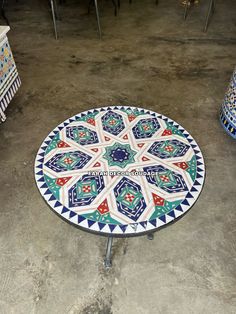 a table that is sitting on the ground