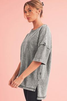 The oversized tee is a relaxed and stylish t-shirt made from a soft and breathable fabric, ensuring comfort throughout the day.With its drop shoulder design and oversized fit, this tee offers a casual and effortlessly cool look that can be paired with jeans, shorts, or leggings for a laid-back style.The tee is suitable for various occasions, including casual outings, lounging at home, or even as a comfortable workout top, providing both style and functionality.Fabric Contents: Product Weight: 0. Trendy Relaxed Fit T-shirt For Layering, Washed Crew Neck T-shirt For Layering, Boxy Fit Washed Cotton Top, Boxy Fit Cotton Washed Top, Oversized Casual T-shirt For Loungewear, Relaxed Fit Short Sleeve Crew Neck Top For Loungewear, Loose Fit Cotton Summer Tops, Loose Fit Cotton Tops For Summer, Summer Athleisure Gray T-shirt