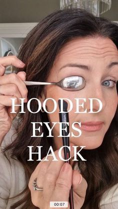 Sunk In Eyes Makeup, Hooded Eye Tricks, Pretty Eye Shadow, Eyeshadow For Crepey Eyelids, Hooded Eye Makeup Hacks, Eye Makeup For Older Eyes, From Instagram.com, Makeup Looks For Hooded Eyelids, Wedding Makeup Over 50