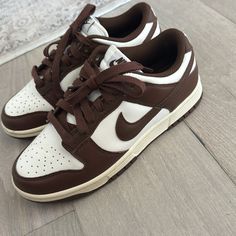 Brand New Nike Chocolate Dunks. Size 6.5 Nike Retro Brown Sneakers, Nike Custom Cream Sneakers With Round Toe, Retro Cream Sneakers With Round Toe, Photographie Indie, Pretty Sneakers, Shoes For School, Nike Brown, Cute Nike Shoes, Nike Sneakers Women