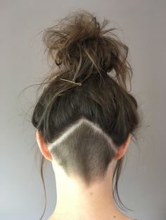 Cute Undercut For Women, Under Cut For Woman, Feminine Short Hair, Hidden Hair Color, Undercut Haircut, Undercut Long Hair, Haircut Inspo, Tomboy Hairstyles, Shaved Nape