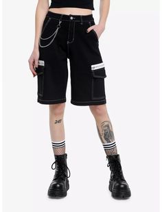 Black Contrast Zipper Pocket Girls Long Shorts Alt Short Outfits, Rockabilly Punk Fashion, Goth Outfits With Shorts, Goth Shorts Outfits, Long Shorts Outfits, Black Baggy Shorts, Summer Emo Outfits, Goth Thrift, Hot Topic Outfits