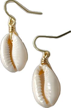 Vacation Dangle Shell Jewelry, Vacation Shell Dangle Jewelry, Adjustable Drop Earrings For Vacation, Beach Shell Dangle Earrings, Shell Earrings With Ear Wire For Vacation, Shell Dangle Earrings For Beach, Summer Shell Dangle Jewelry, Bohemian Shell-shaped Earrings For Vacation, Beachy Drop Earrings For Beach Occasions