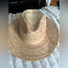 Vintage 1990 Style - Never Worn Found In Closet No Box Or Tag See All Pictures For Condition And Some Minor Flaws And Marks 1990 Style, Straw Hat, All Pictures, Accessories Hats, Straw, Mens Accessories, Man Shop, Cream, Hats