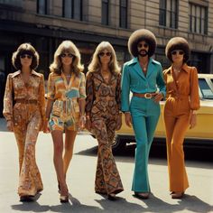 Abba Fashion 70s, 70 Outfits Ideas Party, Hippie Look 70s, 70s Retro Outfits, Groovy 70s Outfit, Disco Style 70s Women, Hippie 70s Outfits, 1970s Aesthetic Fashion, 70 Style Outfits 70s Fashion Women