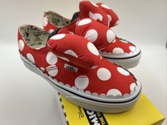 Vans x Disney Authentic Gore 'Minnie's Bow' Brand new never worn or tried on, see pictures of exact pair for sale. US Women's Size 6.5 / Men's size 5.0 100% authentic guaranteed! Vans and Disney linked up to celebrate Mickey Mouse’s 90th birthday. Minnie Mouse was included in the festivities, as seen on this rendition of the Vans Authentic Gore. The canvas upper sports a red and white polka-dot design, while the laces are replaced by Minnie’s signature bow. The interior of the shoe is stamped wi Red Minnie Mouse Converse, Mini Mouse Costume Shoes, Mini Mouse Shoes For Women, Minnie And Mickey Shoes, Mickey And Minnie Vans, Birthday Minnie Mouse, Minnie Bow, Minnie Mouse Bow, Low Top Shoes