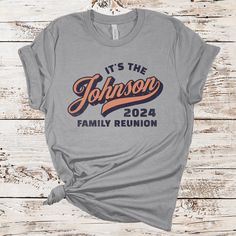 Introducing the new fully personalized "FAMILY 2024 REUNION MATCHING T-SHIRTS"!  With a vintage athletic kind of style, it's sure to please everyone!  Whether you are planning this years family reunion, vacation, picnic, or WHATEVER...this t-shirt is fully customizable to fit your event and leave your entire family with a sweet little keepsake! **Please note that with my personalized orders, I like to send you pictures to ensure that you approve of the art.  This will add a day or two to your sh Family Day Tshirt Design Ideas, Family Reunion Shirts Ideas, Family Reunion Tshirt Design, Reunion Tshirt Design, Family Reunion Tshirt, Family Reunion Shirts Designs, Family Reunion Shirts, Reunion Shirts, Matching T Shirts