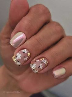 Spring Nails With Gold Foil, Nail Art With Foil Flakes, Nail Designs Spring 2023, Nails Gold Flakes, Gold Holographic Nails, Blue Gold Nails, Flakes Nail Art, Gold Stiletto Nails, The Best Nail Designs