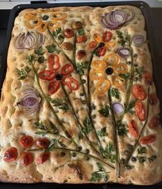 Bread recipes vegetable bread healthy Italian inspired bread homemade freshly baked bread pretty aesthetically pleasing aesthetic bread baking aesthetic ideas Garden Focaccia, Think Food, For Your Love, Food Obsession, Food Cravings, I Love Food, Cute Food, Aesthetic Food