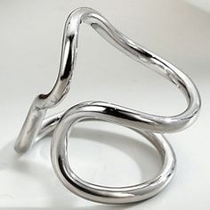 This elegant 925 Silver Handmade Geometric Line Band Ring is expertly crafted with detailed care and precision. The ring is a modern take on a classic timeless design, perfect for everyday wear. The silver band is stylishly accented with geometric lines, making it an eye-catching piece of jewelry. Product Details Material: 925 Silver Color: 18K Gold/White Gold Plated Size: US Opening size 6.25 (adjustable size 5.5-7.5) Weight: about 5.7-5.9g SKU: AR23101212-G/AR23101212-W Product Keywords: Disto Vintage Gold Rings, Blood Diamond, Ringe Gold, Gold Band Ring, Creating Jewelry, Vintage Band, Geometric Lines, Ring Vintage, Gold Plated Jewelry